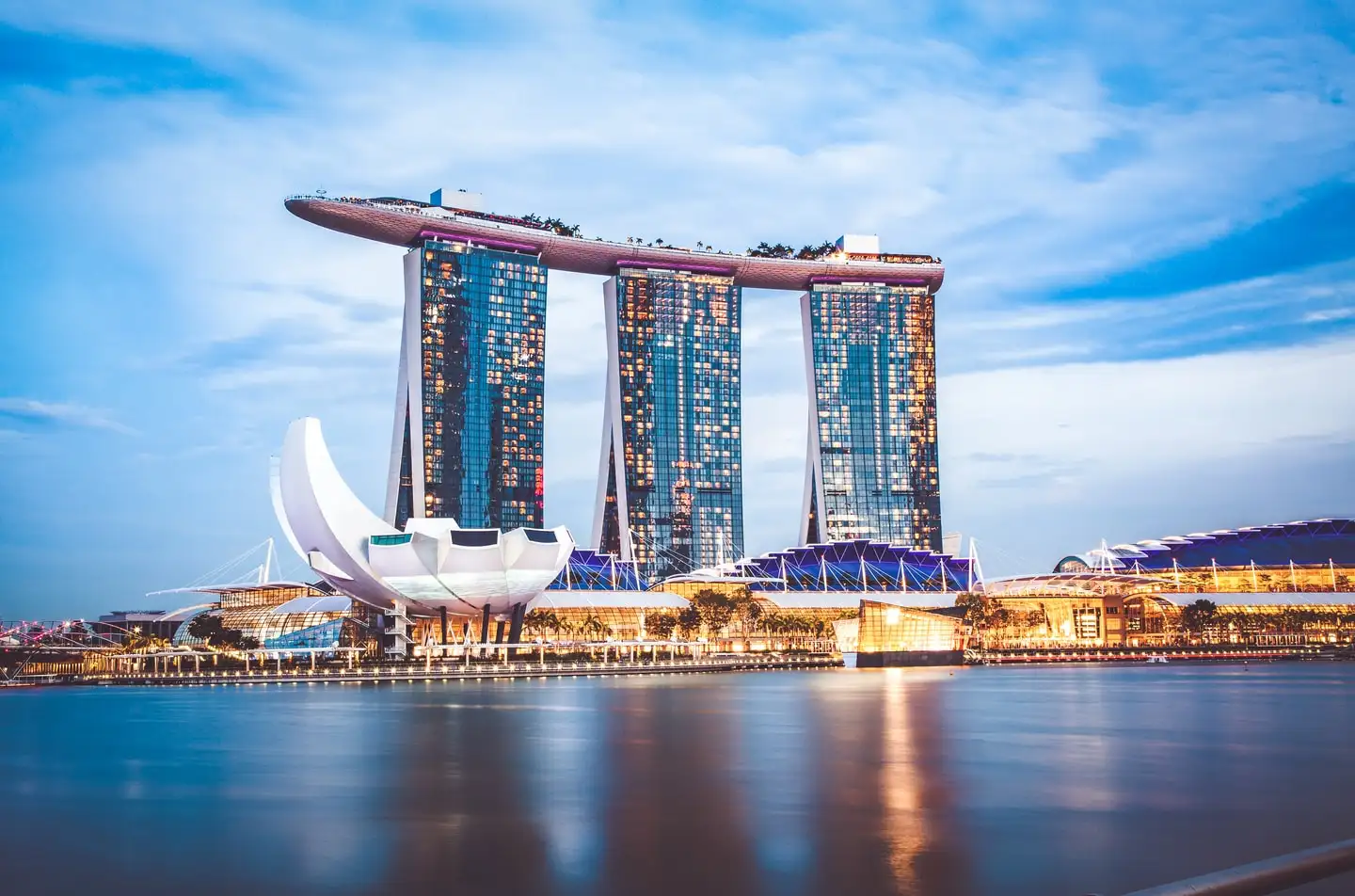 Marina Bay Sands: Tòa nhà đắt và lộng lẫy nhất thế giới